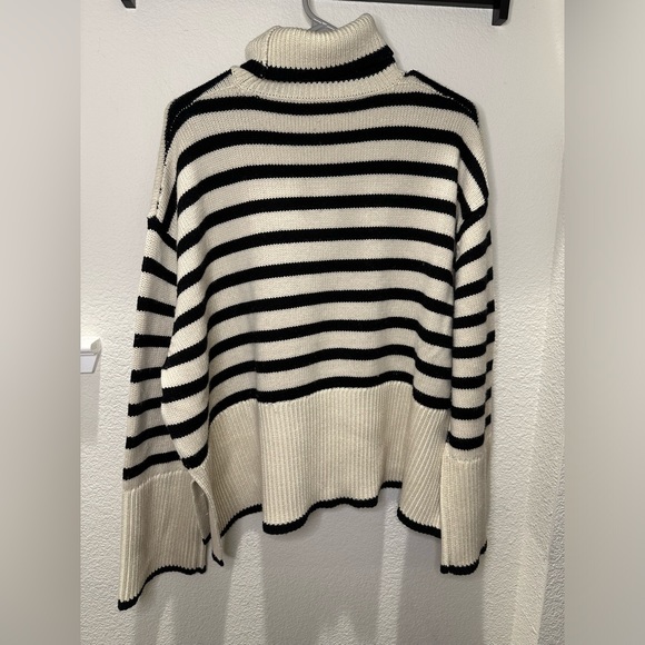 Signature stripe turtleneck light sand - Picture 3 of 7